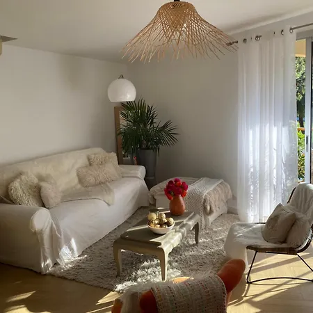 Bel En Avec 3 Piscines Apartament *