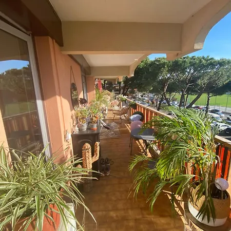 Apartament Bel En Avec 3 Piscines
